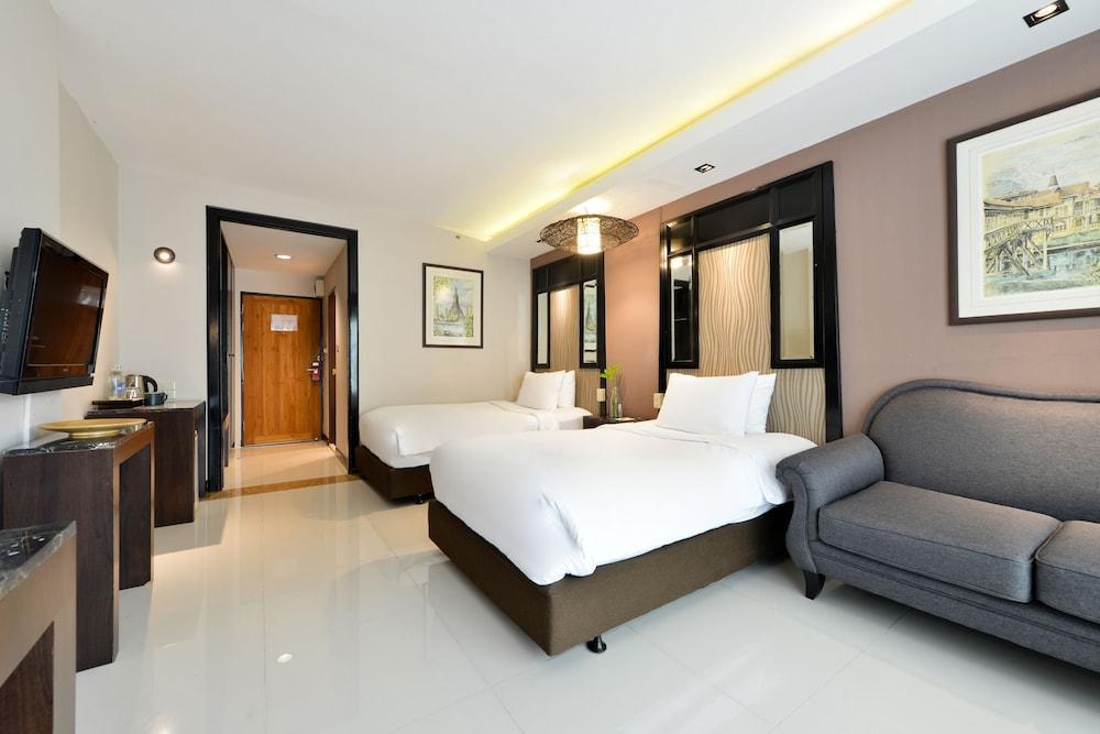 Royal View Resort Room Type - Superior Room Only Twin Bed
