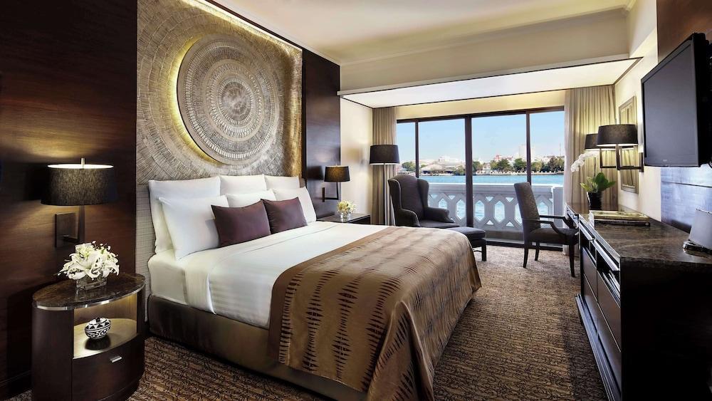 Anantara Riverside Bangkok Resort - Tap to explore photos