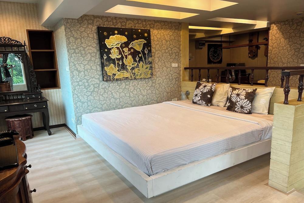Sabai Sabai @ Sukhumvit Hotel Room Type - Corner Suite 1 (Executive Room)