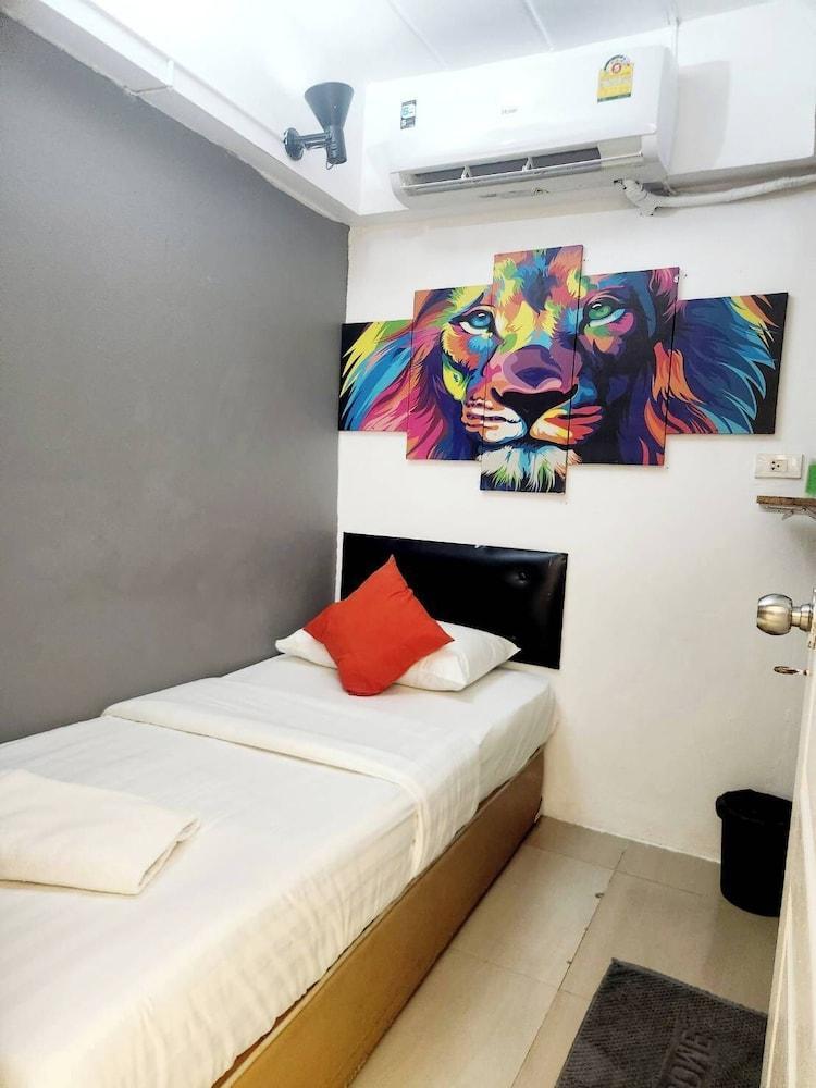 Khaosan Art Hotel - Tap to explore photos