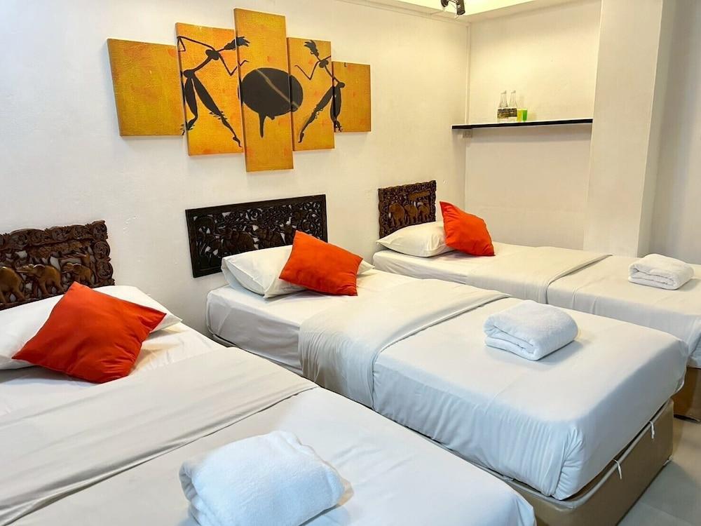 Khaosan Art Hotel Room Type - Triple Room, 1 Bedroom, Non Smoking