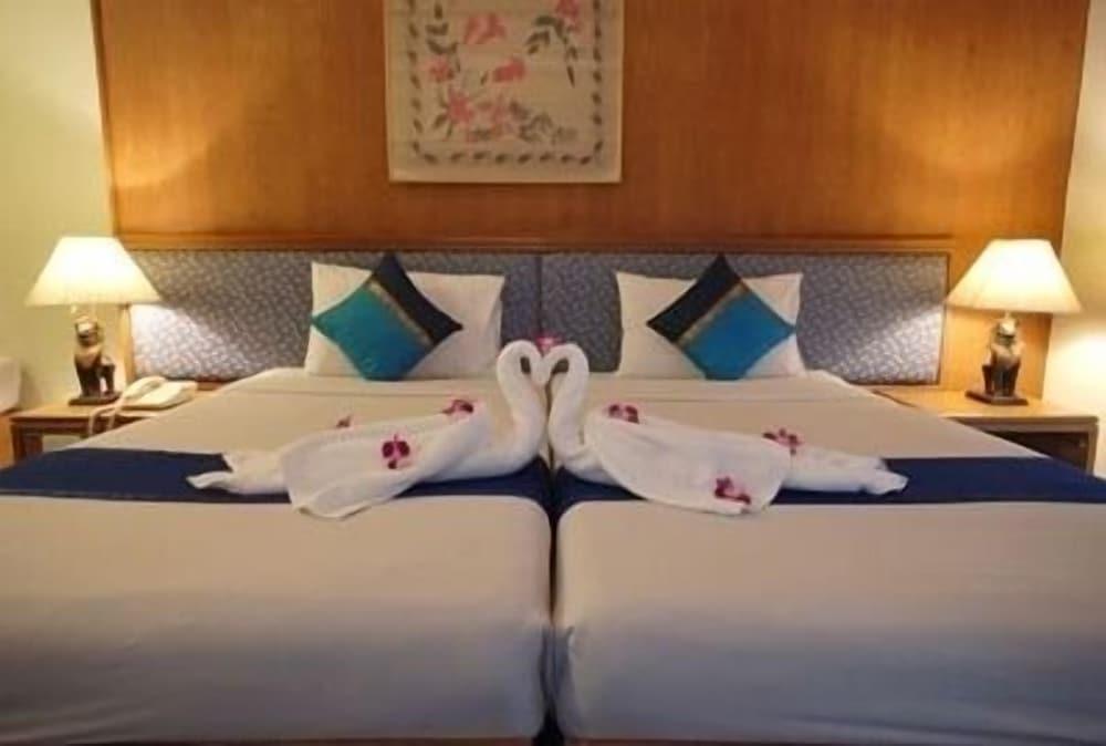 Silom Avenue Inn Room Type - Deluxe Room