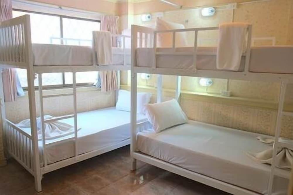 Silom Avenue Inn - Tap to explore photos