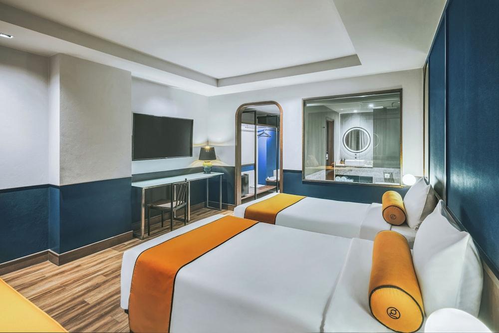 Graph Hotel Room Type - Deluxe Premier Twin Bed