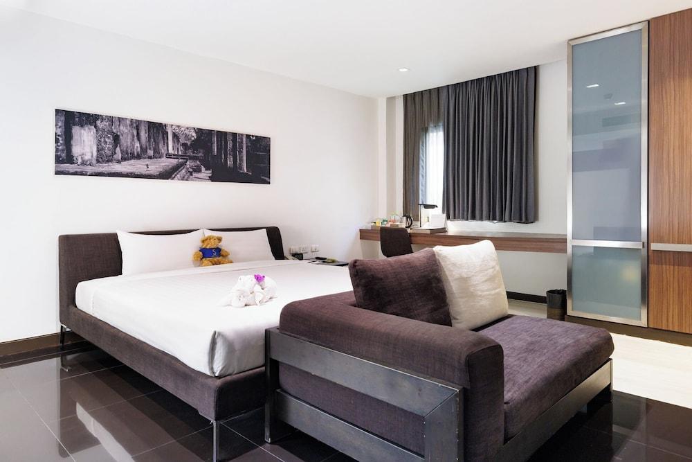 S33 Compact Hotel Room Type - Deluxe Single Room (M PLUS)