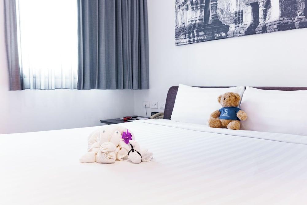 S33 Compact Hotel Room Type - Superior Double Room (S)
