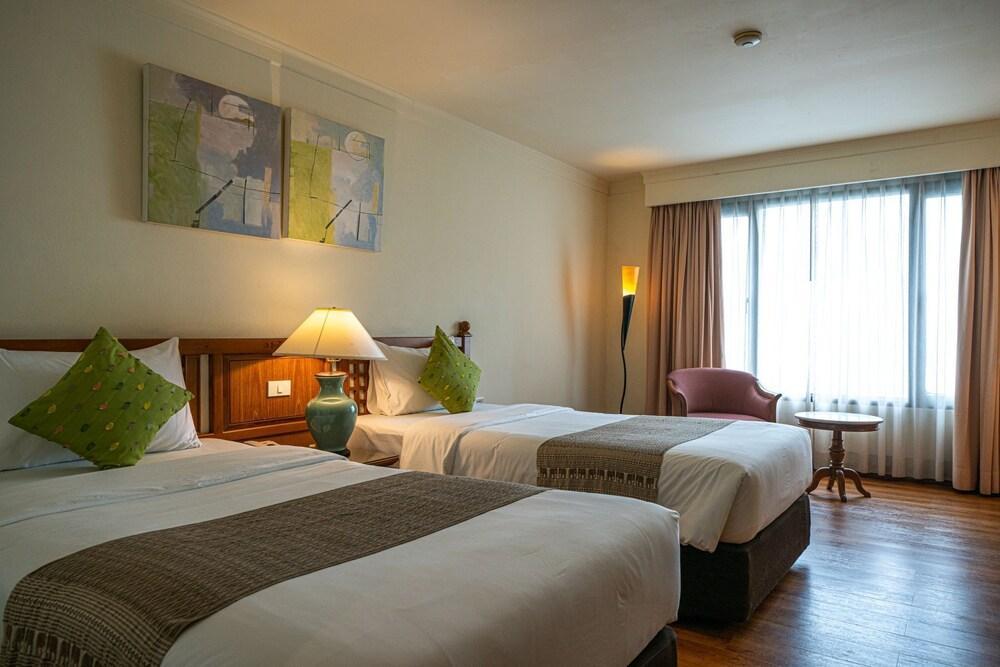 Silom Serene A Boutique Hotel Room Type - Premium Deluxe Twin Room