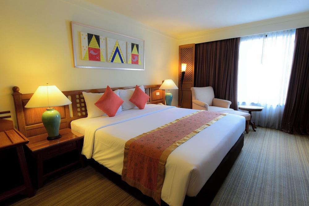 Silom Serene A Boutique Hotel - Tap to explore photos
