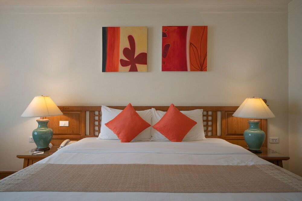 Silom Serene, a Boutique Hotel Room Type - Premium Deluxe Double Room