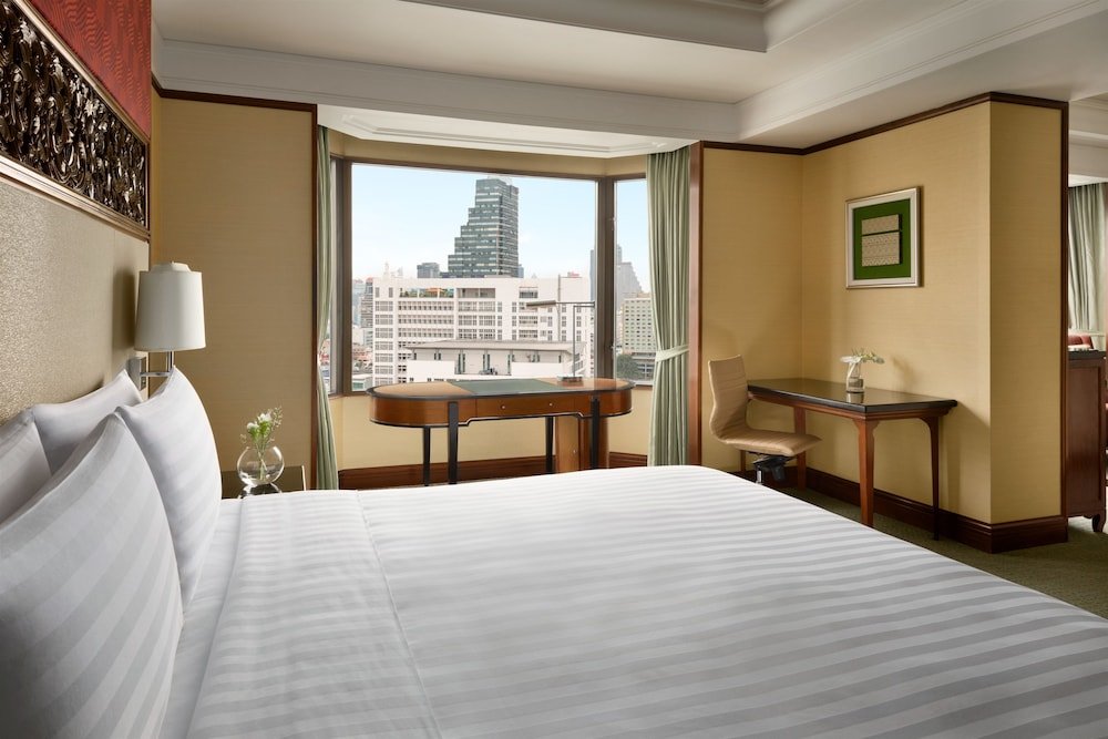 Shangri-La Hotel Bangkok Room Type - Shangri-La Wing, Premier Room, 1 King Bed
