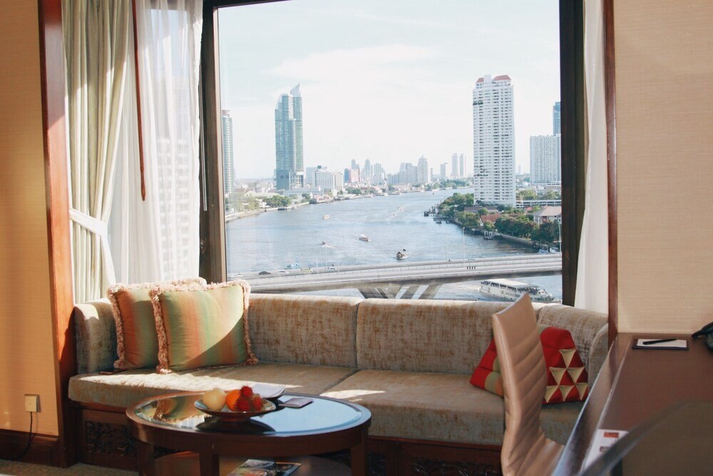 Shangri-La Hotel Bangkok Room Type - Shangri-La Wing Deluxe River View 1 King Shangri-La Hotel Bangkok Room Type - Shangri-La Wing Deluxe River View 1 King