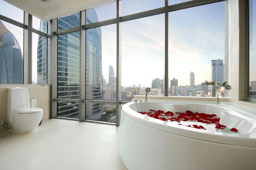 Sivatel Bangkok Suites Room Type - Butterfly Pea Grand Royal Duplex Two Bedroom