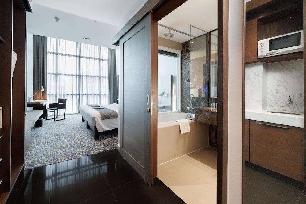 S31 Sukhumvit Hotel Room Type - Deluxe Double Room