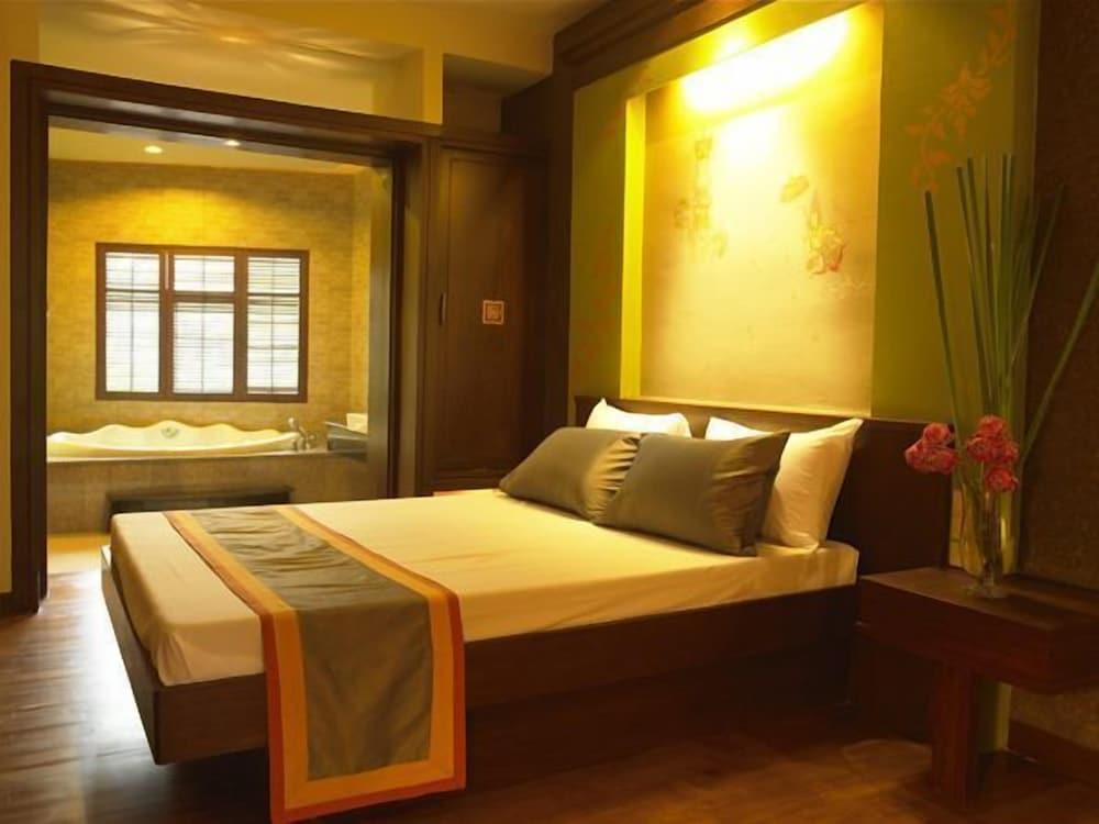Siam Society Hotel & Resort - Tap to explore photos