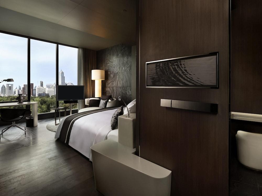 SO/Bangkok Room Type - Signature Room, 1 King Bed, Club Lounge Access (SO Club)