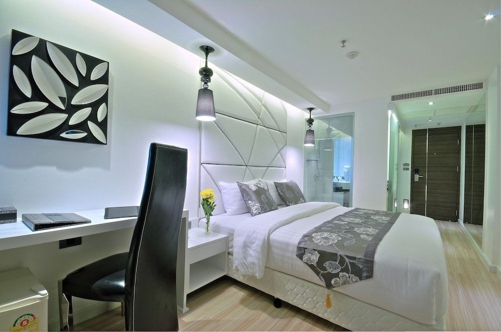 Sukhumvit Suites Hotel - Tap to explore photos