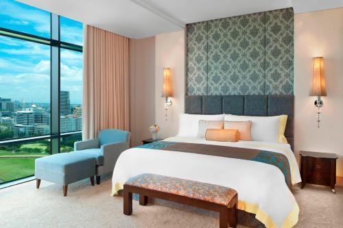 The St. Regis Bangkok - Tap to explore photos