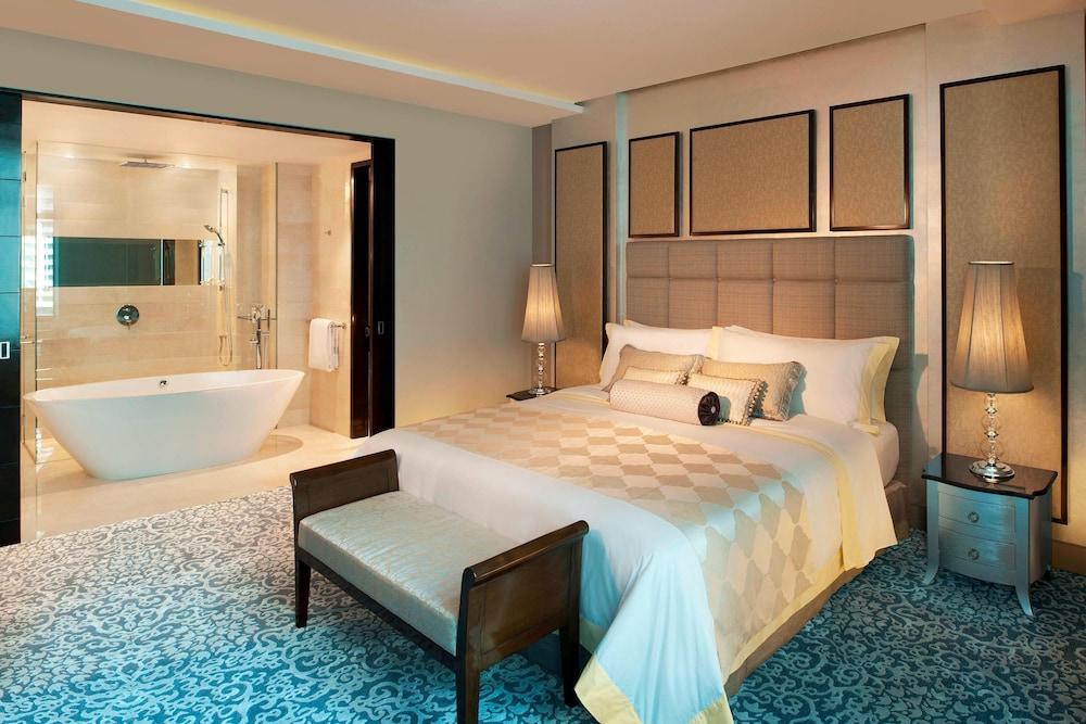 The St. Regis Bangkok Room Type - Grand Metropolitan Suite, 1 King Bed, Skyline View The St. Regis Bangkok Room Type - Grand Metropolitan Suite, 1 King Bed, Skyline View