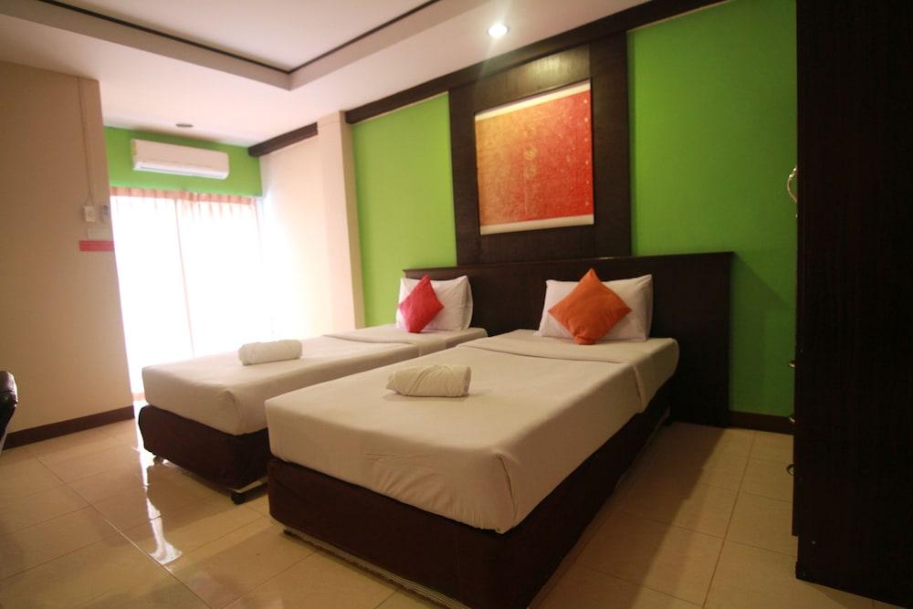 Grand Pinnacle Room Type - Standard Double Room