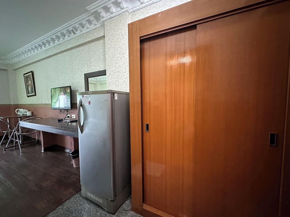 Tara Lake Bangkok Room Type - Superior Twin Room