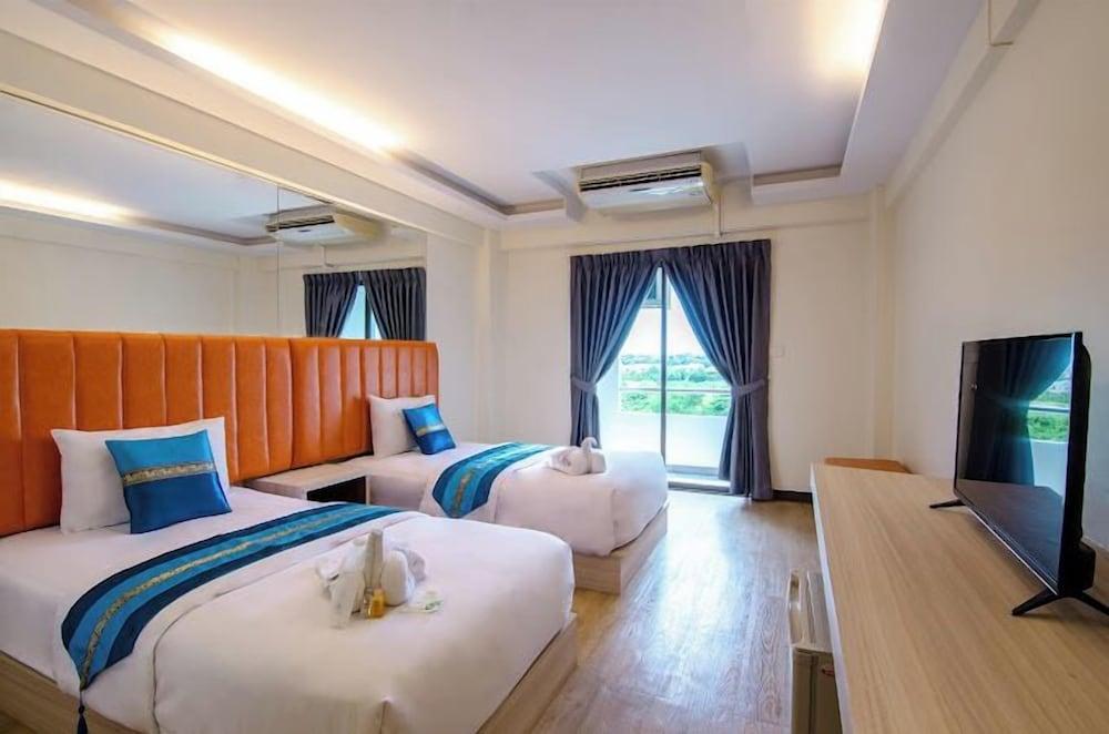 Tara Lake Bangkok Room Type - Deluxe Twin Room
