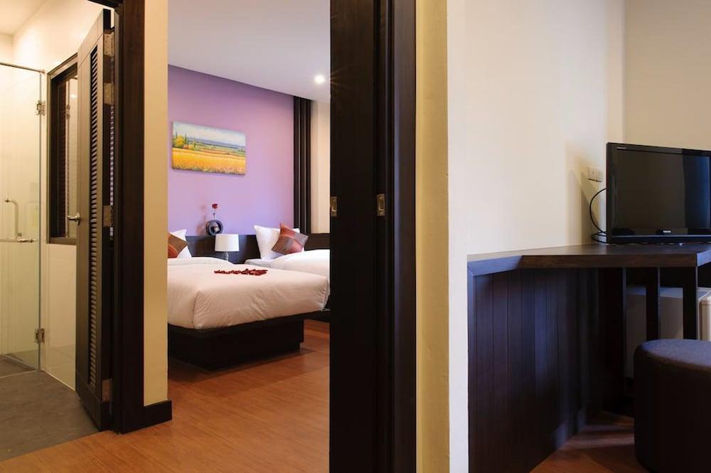 Tara Place Room Type - Family Room Tara Place Room Type - Family Room