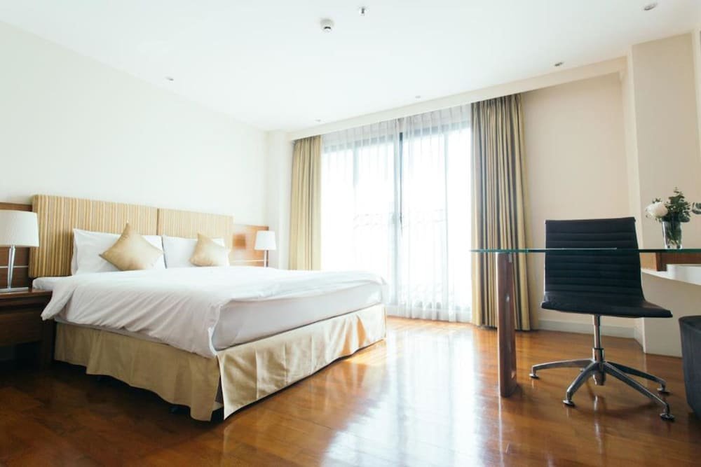 Thomson Residence Hotel Room Type - Grand Deluxe