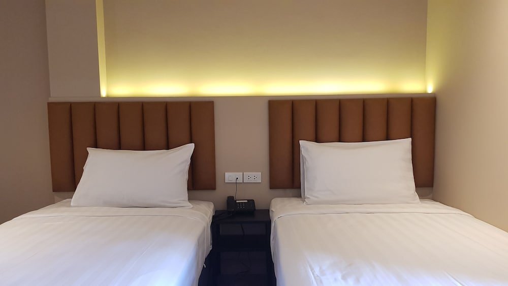 The Phoenix Hotel Bangkok Room Type - Deluxe Double or Twin Room The Phoenix Hotel Bangkok Room Type - Deluxe Double or Twin Room