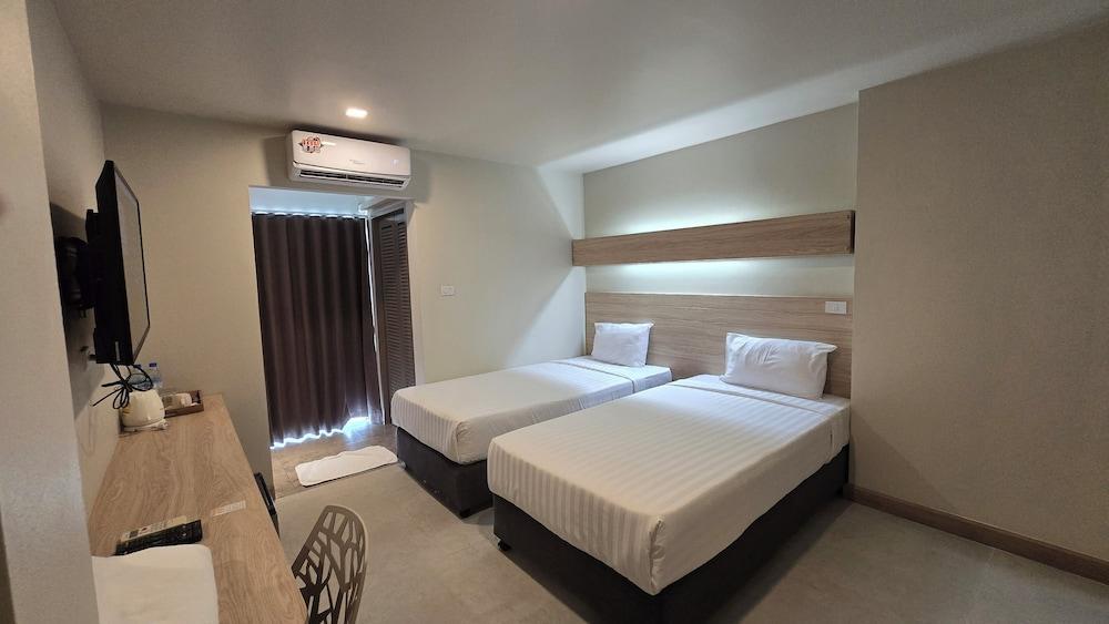 The Phoenix Hotel Bangkok Room Type - Deluxe room (Building B)
