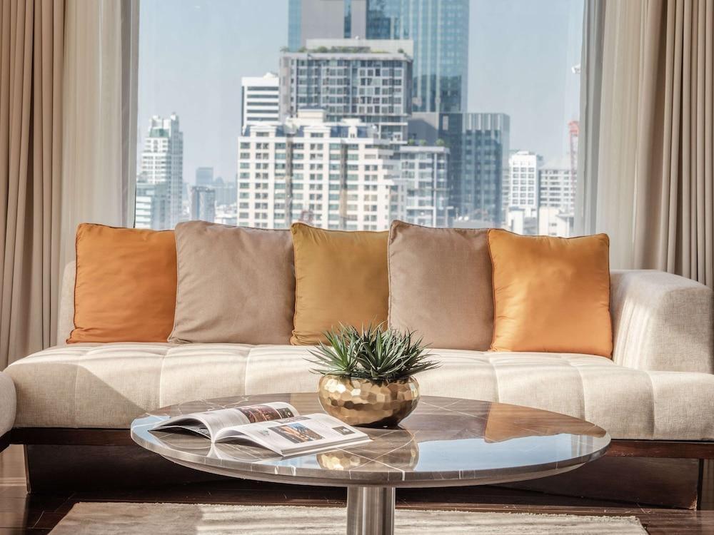 VIE Hotel Bangkok - Free Shuttle to Siam, Pratunam and MBK - Tap to explore photos