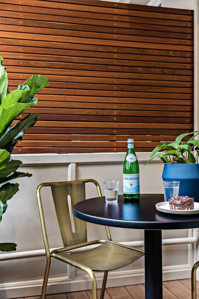 The Jensen Potts Point Room Type - Premium Queen Room, 1 Queen Bed, Non Smoking, Balcony, Shared Bathroom The Jensen Potts Point Room Type - Premium Queen Room, 1 Queen Bed, Non Smoking, Balcony, Shared Bathroom