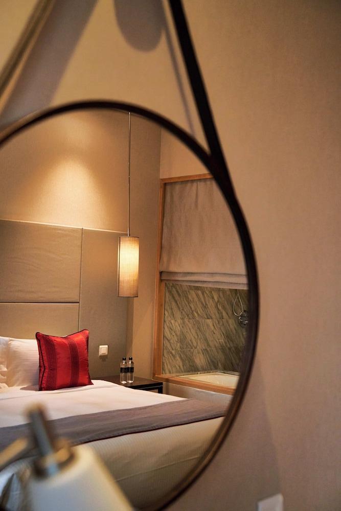 Carlton Hotel Singapore Room Type - Premier Room