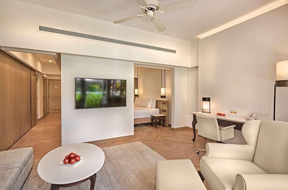 Goodwood Park Hotel Room Type - Poolside Suite - Max. 3 pax in total