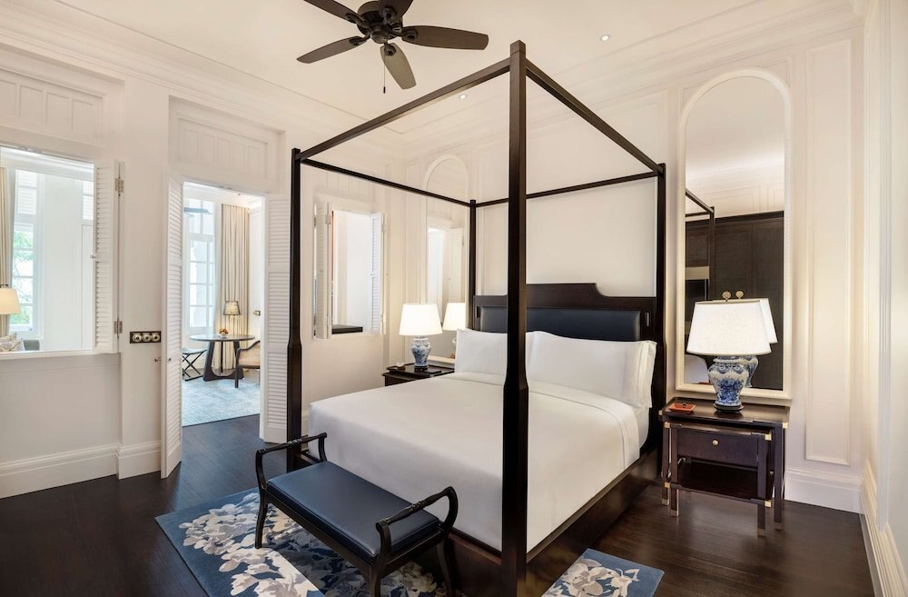 Raffles Singapore Room Type - State Room, Suite, 1 King Bed