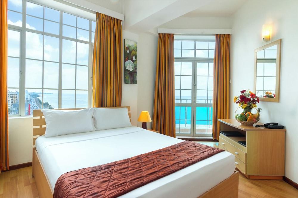 Global Towers Hotel & Apartments Room Type - 3 Bedroom Apartment with Sea View or City View Global Towers Hotel & Apartments Room Type - 3 Bedroom Apartment with Sea View or City View