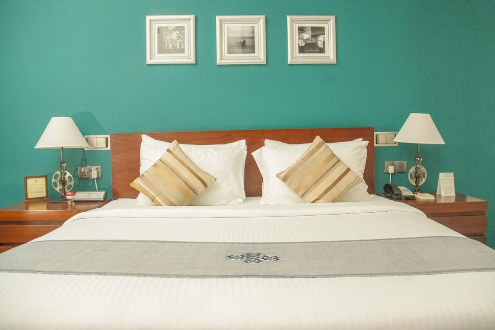Colombo Court Hotel & Spa Room Type - Superior Double Room