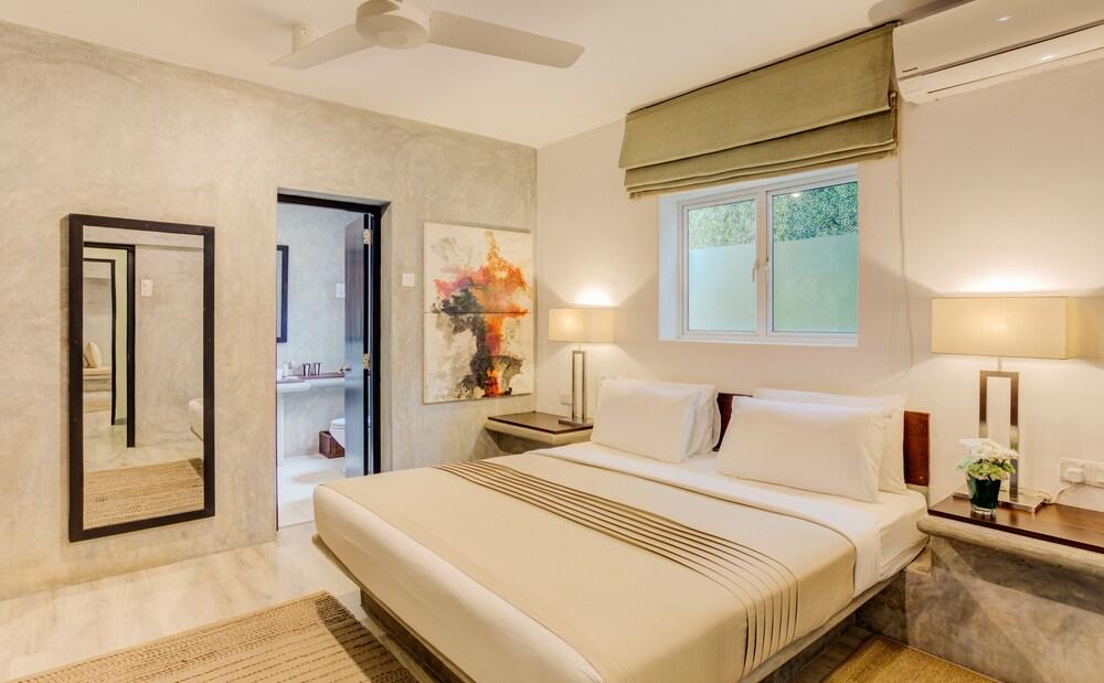 Nyne Hotels - Lake Lodge Room Type - Classic King Room - Early Check-in & Late Check-out (on availability)