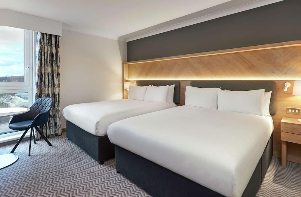 Hilton London Croydon Room Type - Family Room, 2 Double Beds