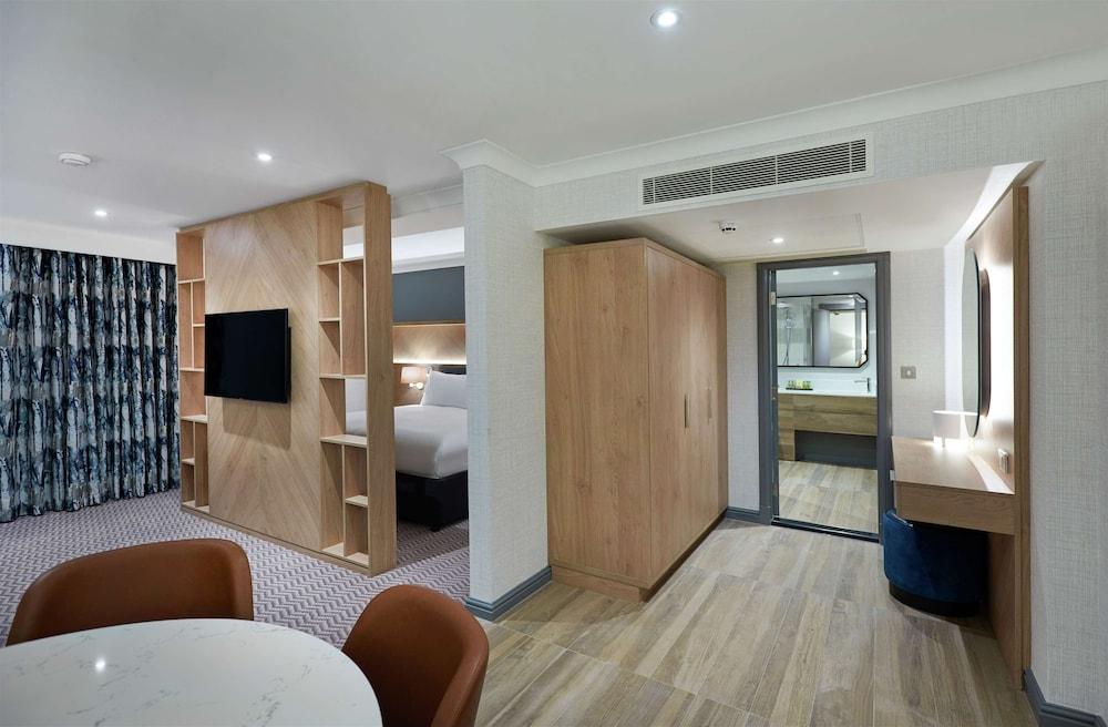Hilton London Croydon Room Type - Presidential Suite, 1 King Bed