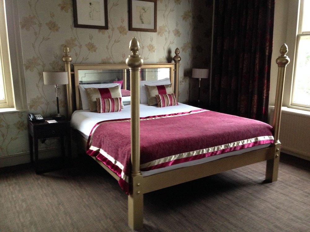 Coulsdon Manor Hotel and Golf Club Room Type - Suite