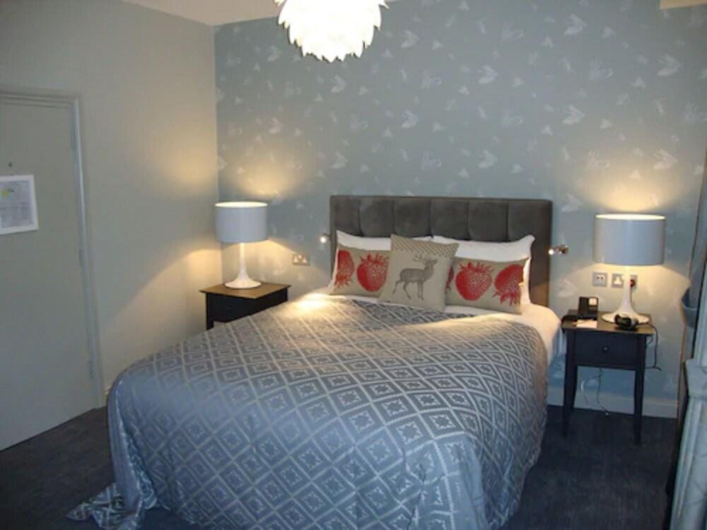 Coulsdon Manor Hotel and Golf Club Room Type - Executive Double Room