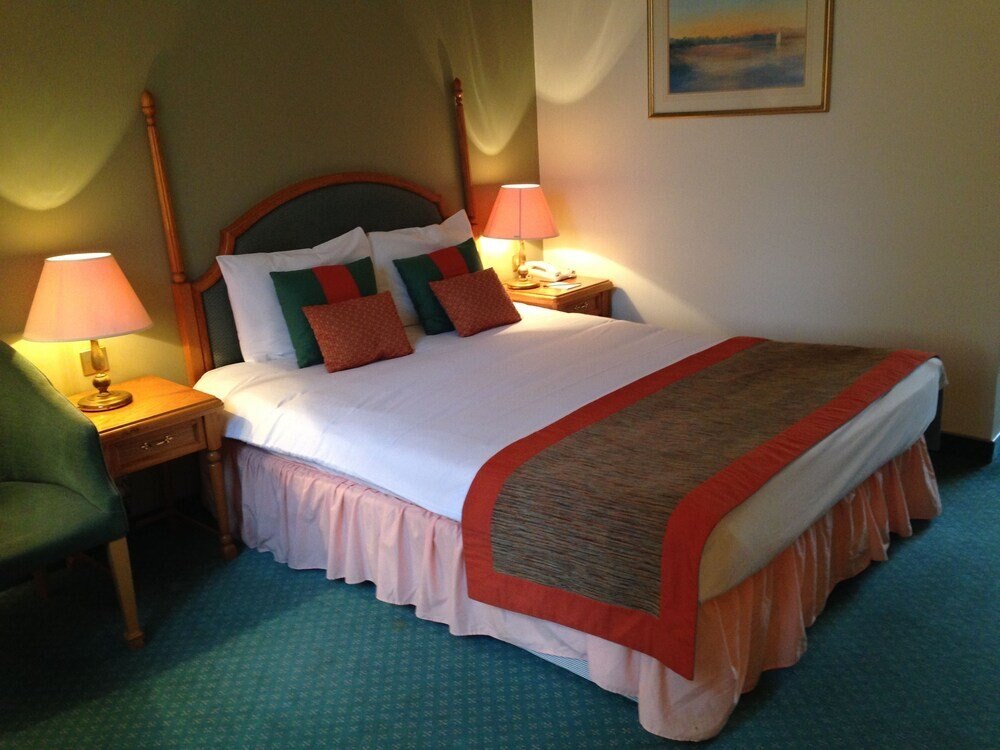 Coulsdon Manor Hotel and Golf Club Room Type - Standard Double or Twin Room