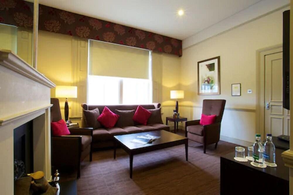Coulsdon Manor Hotel and Golf Club - Tap to explore photos