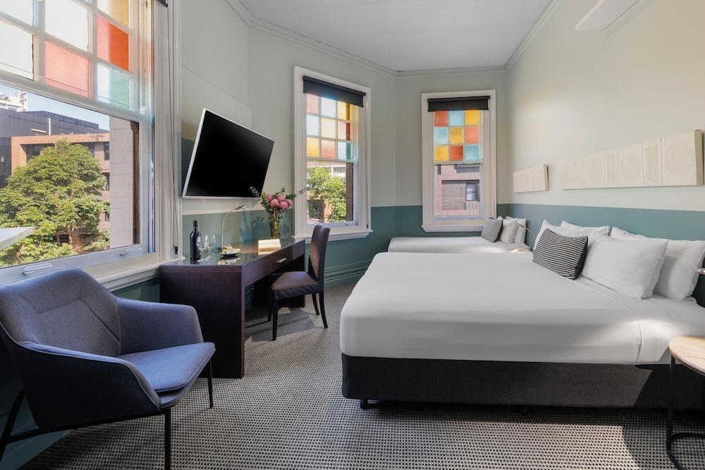 Vulcan Hotel Sydney Room Type - Executive Triple Room