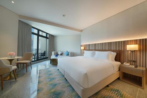 Arabian Park Dubai, an Edge by Rotana Hotel - Tap to explore photos