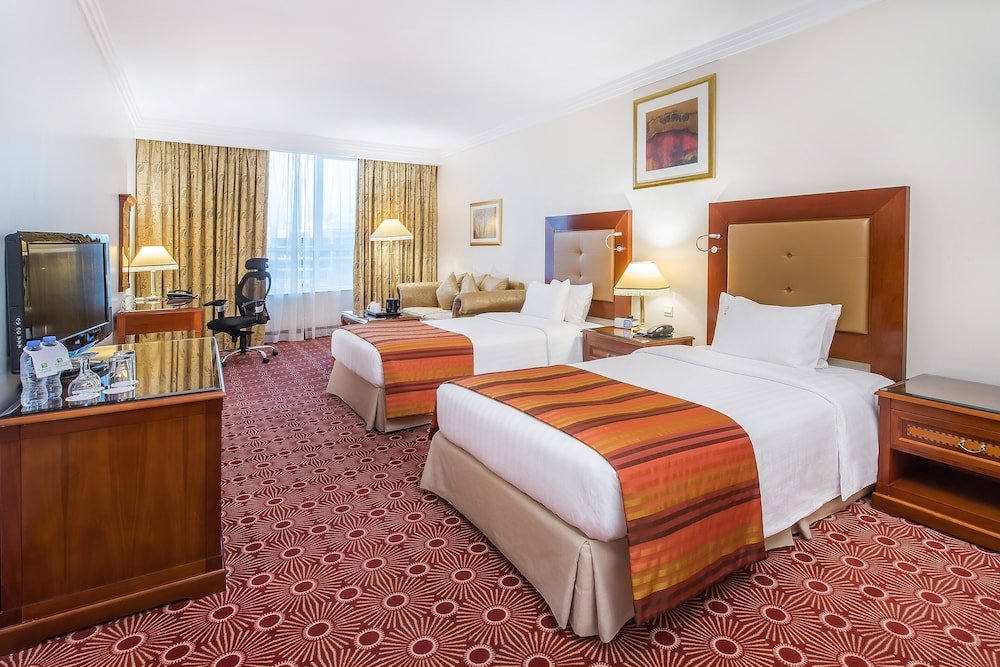 Sunday Hotel Holiday international Dubai Room Type - Deluxe Double - Twin