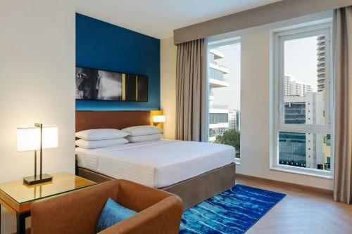 Four Points By Sheraton Bur Dubai - Tap to explore photos