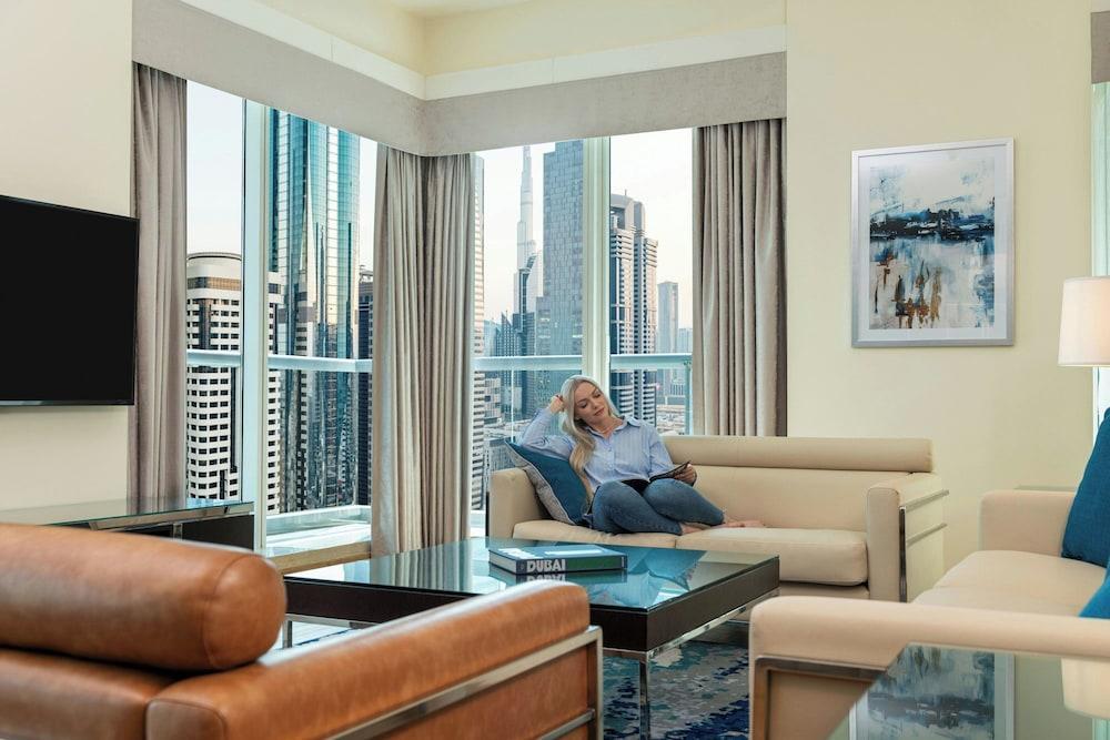 Four Points by Sheraton Sheikh Zayed Road Hotel - Tap to explore photos