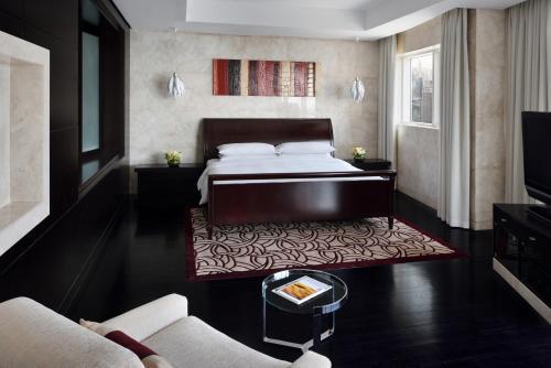 Dubai Marriott Harbour Hotel & Suites - Tap to explore photos