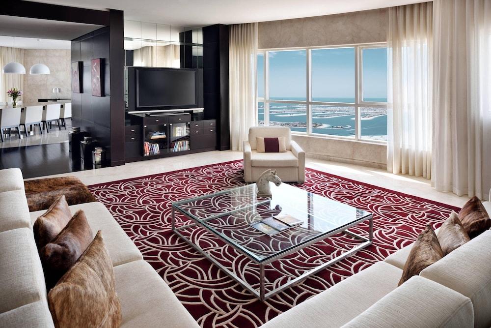 Dubai Marriott Harbour Hotel & Suites Room Type - Penthouse, 1 Double Bed, Sea View